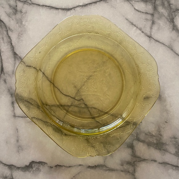 Vintage Madrid Pattern Amber Federal Depression Glass Plate - Picture 2 of 9